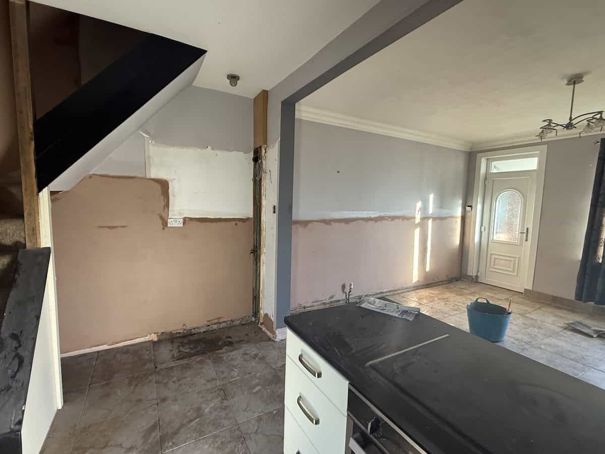 installing the dryflex system to isolate damp patches in a barnsley property 3