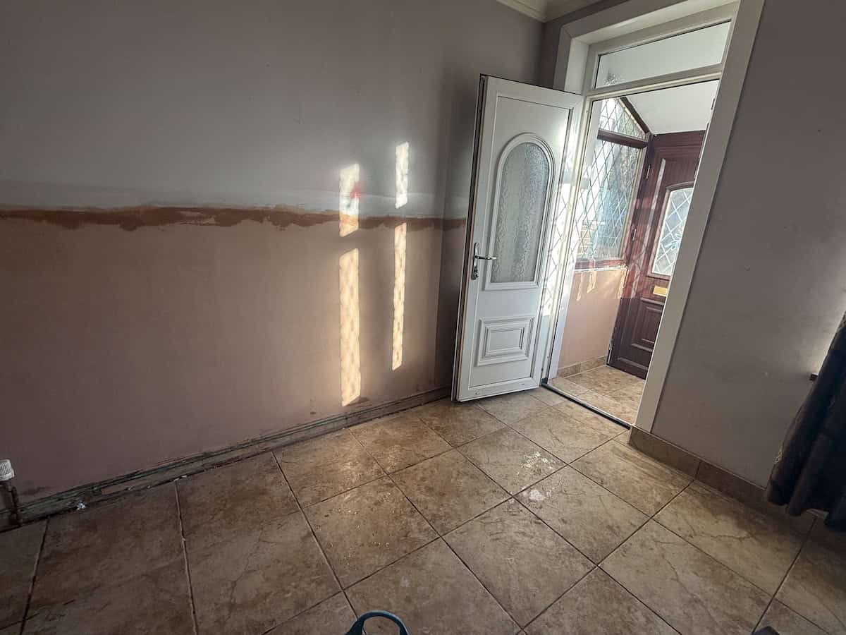 installing the dryflex system to isolate damp patches in a barnsley property 5