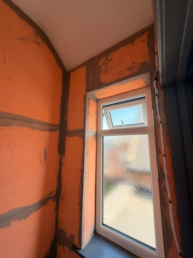 Isotherm taken into the window reveals, the coldest spot in the room